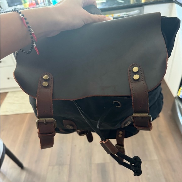 NEW MENS BACKPACK DISTRESSED - Picture 2 of 8